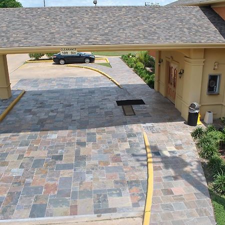 Executive Inn Brookshire Экстерьер фото